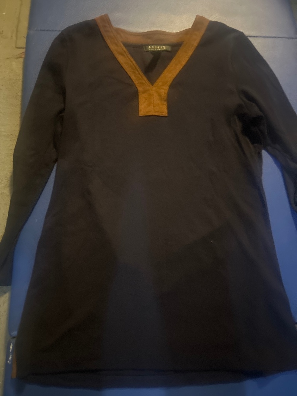 Lauren by Ralph Lauren V-neck shirt size Medium